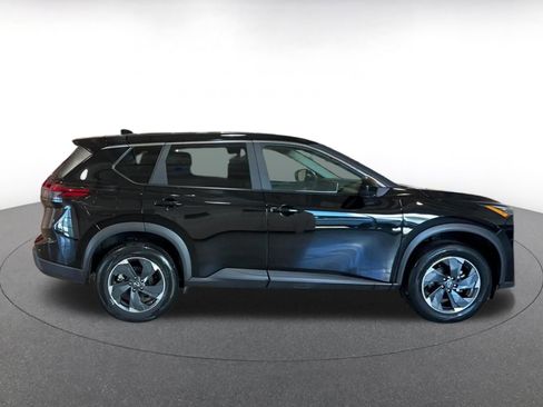 Used 2025 Nissan Rogue SV image 16