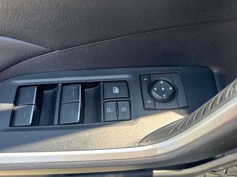 Used 2025 Toyota RAV4 XLE AWD/4WD image 20