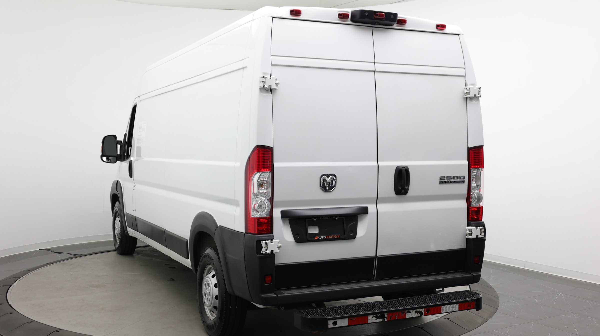 Used 2023 RAM ProMaster 2500 w/ Convenience Group FWD image 5