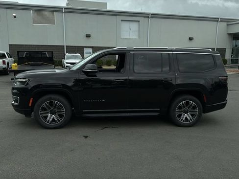 Used 2024 Jeep Wagoneer Series II w/ Flexible Seating Group AWD/4WD image 2
