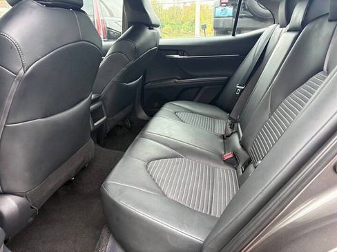 Used 2024 Toyota Camry SE image 4