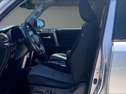 Used 2020 Toyota 4Runner SR5 AWD/4WD image 22