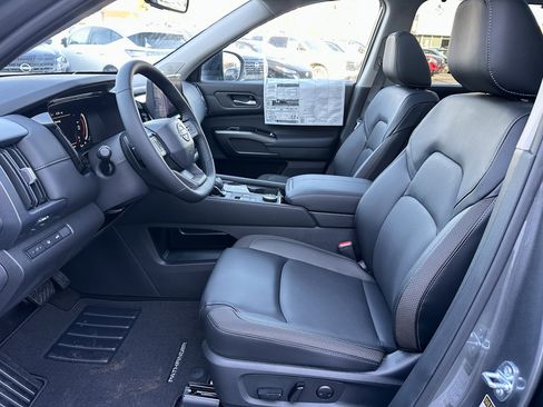 New 2026 Nissan Pathfinder SL image 29