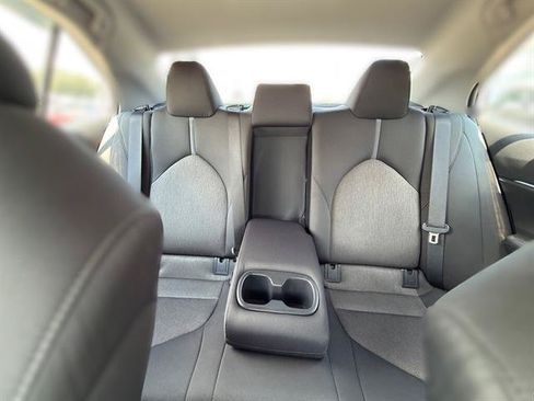 Used 2021 Toyota Camry LE FWD image 7