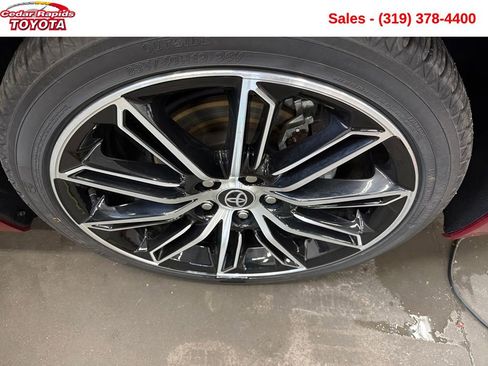 Used 2022 Toyota Avalon Touring image 26