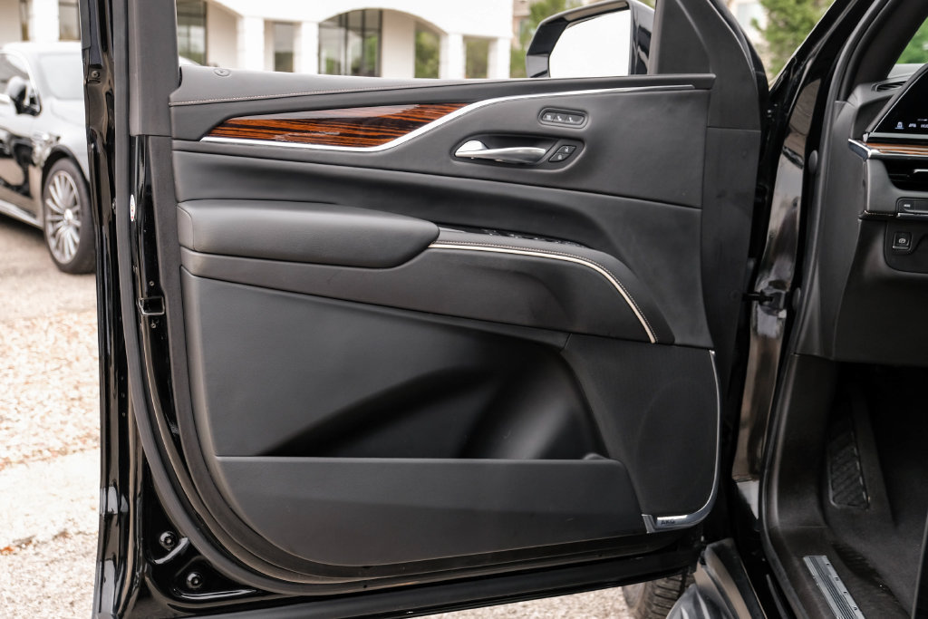 Used 2021 Cadillac Escalade ESV Premium Luxury RWD image 58