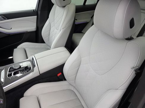 Used 2025 BMW X5 sDrive40i w/ M Sport Package RWD image 11