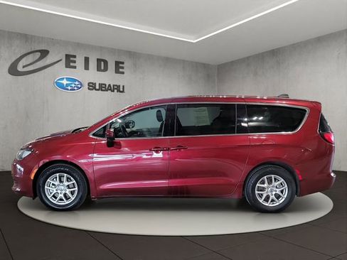 Used 2023 Chrysler Voyager LX FWD image 8