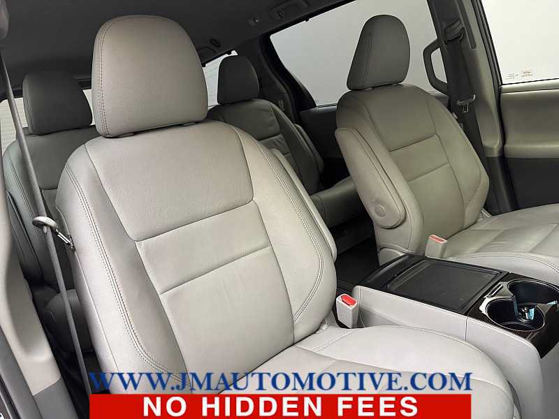 Used 2019 Toyota Sienna XLE w/ Carpet Mat Package AWD/4WD image 24