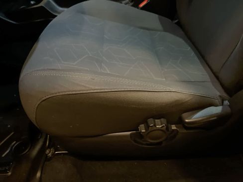 Used 2019 Toyota Tacoma TRD Off-Road image 12