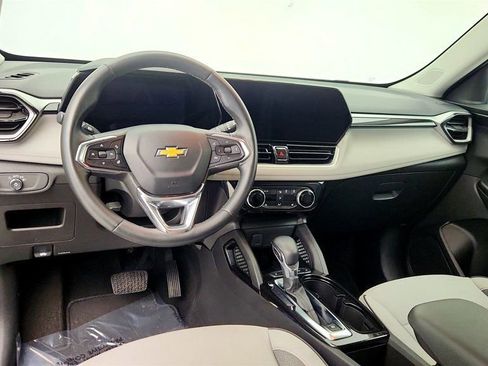 Used 2024 Chevrolet TrailBlazer LT w/ Convenience Package image 12