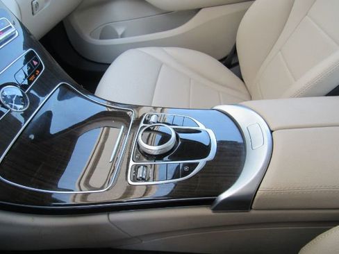 Used 2019 Mercedes-Benz C 300 Sedan image 44