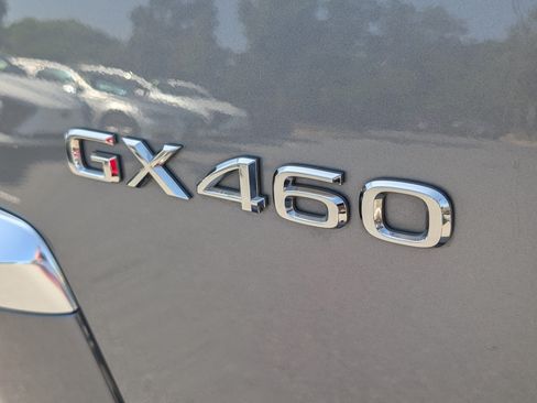 Used 2021 Lexus GX 460 w/ Accessory Package AWD/4WD image 9