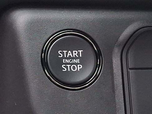 New 2026 Land Rover Defender 110 AWD/4WD image 13