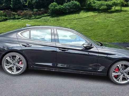 Certified 2025 Genesis G70 3.3T Advanced image 9