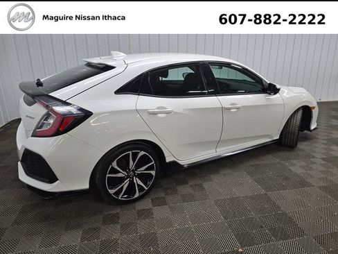 Used 2017 Honda Civic Sport image 4