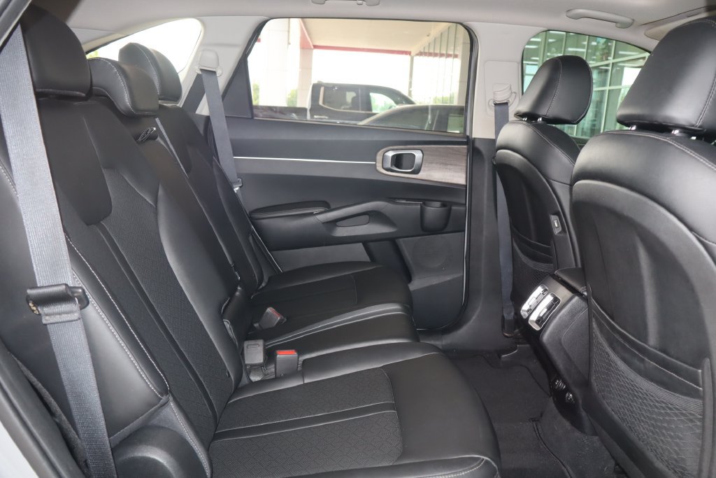 Used 2022 Kia Sorento S w/ Panoramic Sunroof Package AWD/4WD image 43