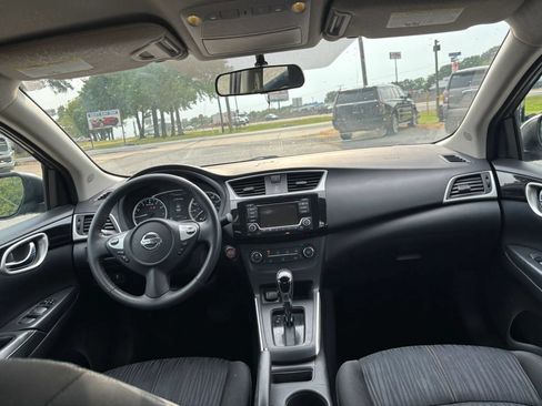 Used 2017 Nissan Sentra SV FWD image 21