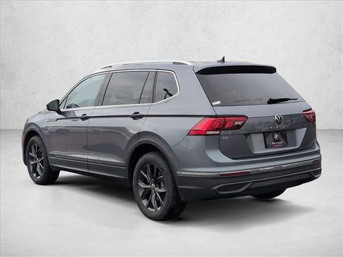 Used 2024 Volkswagen Tiguan SE image 8