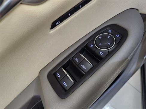 Used 2021 Cadillac XT6 Premium Luxury image 23