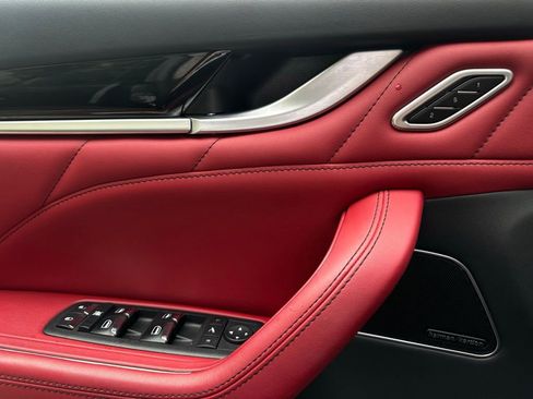 Used 2023 Maserati Levante Modena image 7