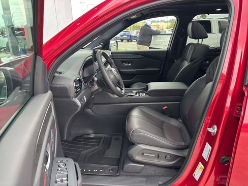 New 2026 Honda Pilot Black Edition image 9
