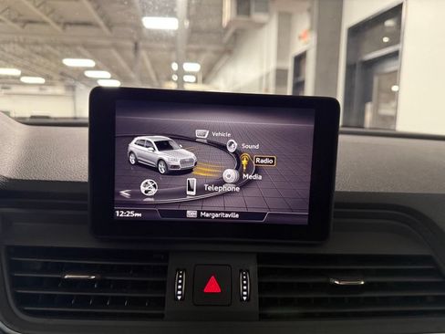 Used 2020 Audi Q5 2.0T Premium w/ Titanium Sport Package AWD/4WD image 12