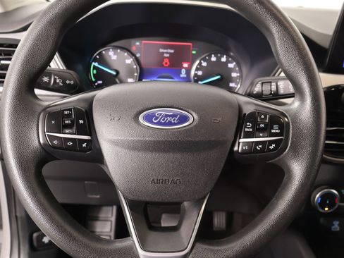 Used 2022 Ford Escape SE FWD image 3