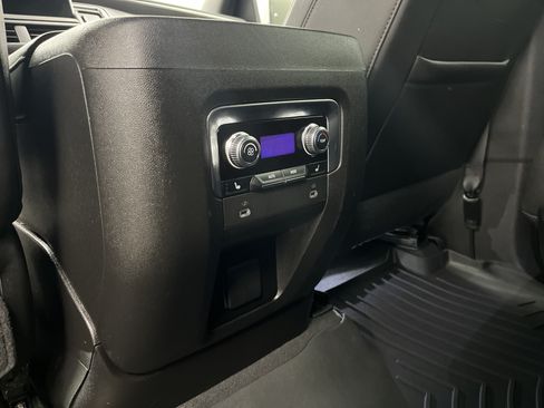 Used 2023 GMC Yukon AT4 AWD/4WD image 19