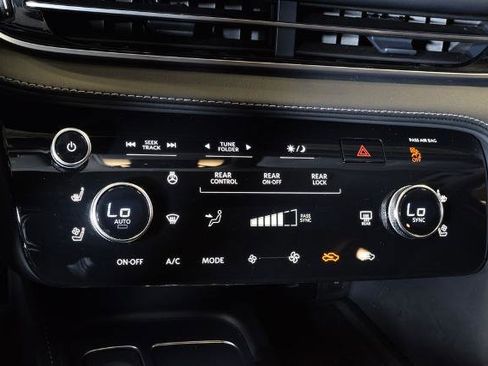Certified 2026 INFINITI QX60 Luxe w/ Family Package AWD/4WD image 25