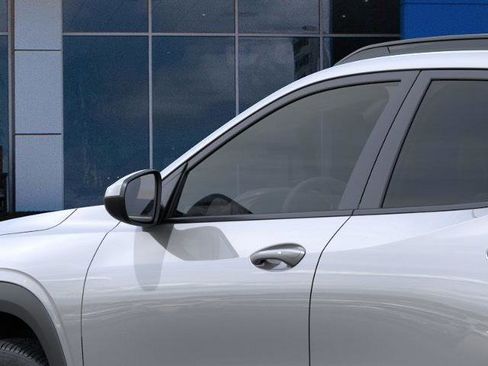 New 2026 Chevrolet Trax LT image 12