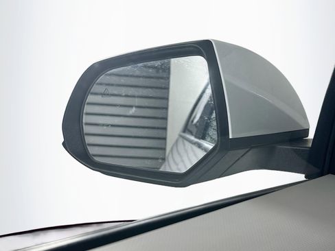 Used 2024 Hyundai Ioniq 5 SE RWD image 16