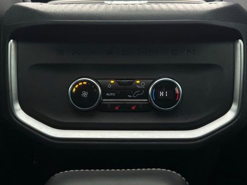 Used 2025 Ford Expedition Max Platinum image 33