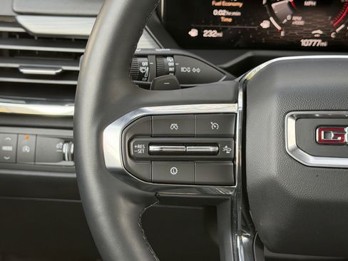 Used 2025 GMC Acadia Elevation image 42