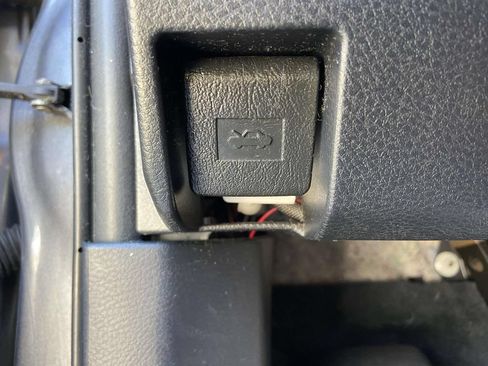 Used 2017 Toyota Tacoma TRD Off-Road w/ Tow Package RWD image 33