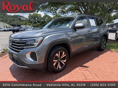 Certified 2024 Volkswagen Atlas SE FWD image 1