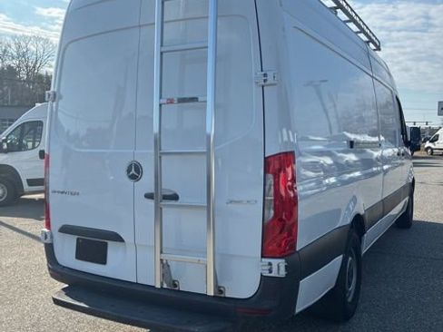 Used 2021 Mercedes-Benz Sprinter 2500 image 7