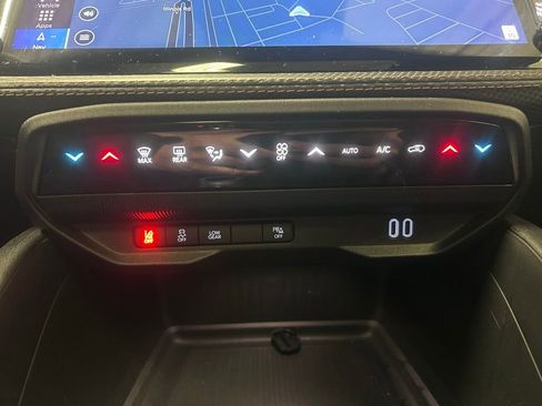 New 2026 Jeep Cherokee Overland image 17