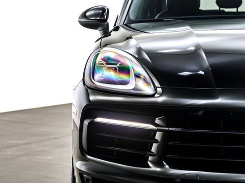 Used 2021 Porsche Cayenne S image 14