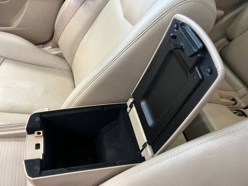 Used 2008 Cadillac SRX AWD image 32