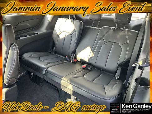 New 2026 Chrysler Voyager LX image 14