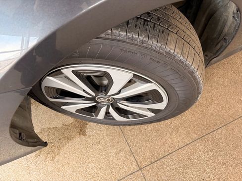 Used 2017 Toyota Prius Prime Premium image 45