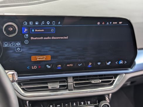 Used 2024 Chevrolet Equinox EV LT FWD image 28
