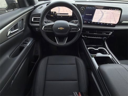 New 2026 Chevrolet Traverse LT w/ Sun and Wheel Package image 10