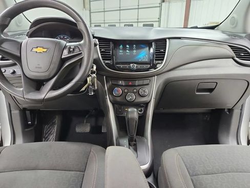Used 2017 Chevrolet Trax LS AWD/4WD image 24