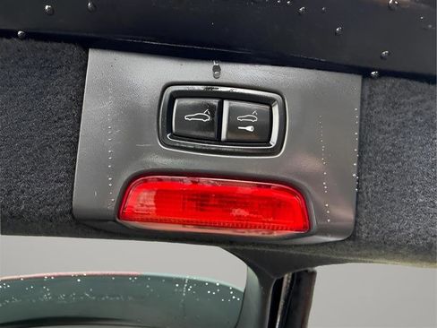 Used 2016 Porsche Cayenne image 19