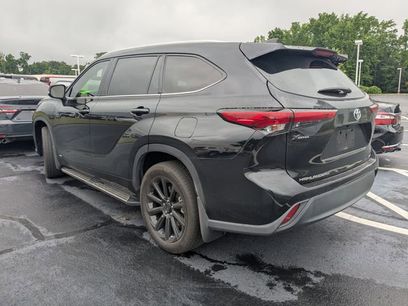 Used 2022 Toyota Highlander XLE
