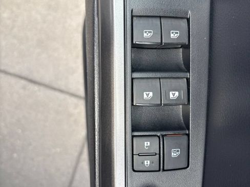 Used 2020 Toyota Tacoma TRD Off-Road AWD/4WD image 14