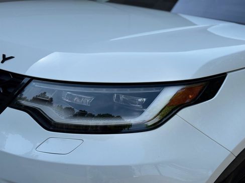 Used 2021 Land Rover Discovery S R-Dynamic image 12