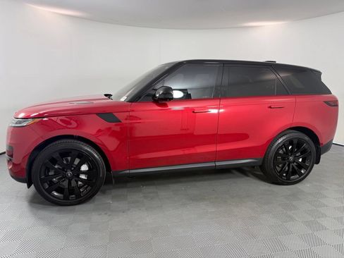 Used 2025 Land Rover Range Rover Sport SE AWD/4WD image 2